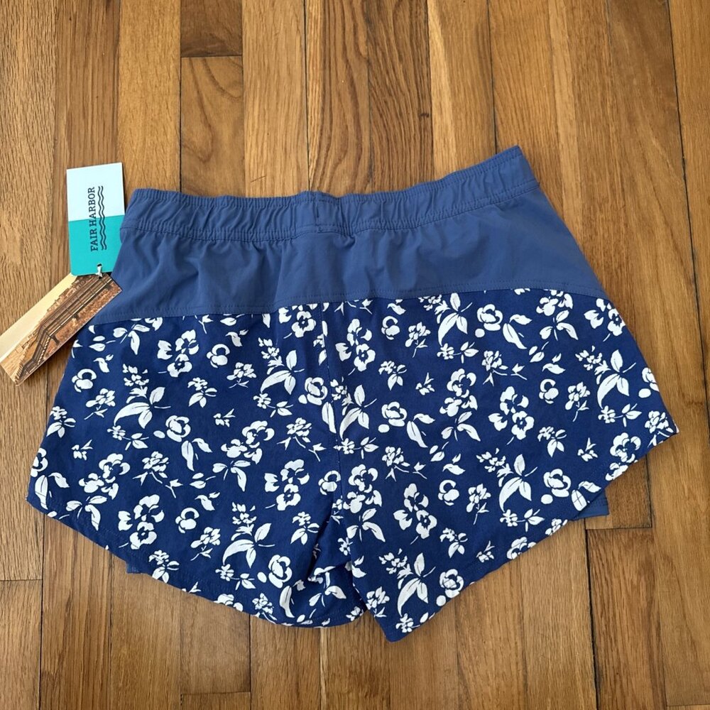 Fair Harbor Women's Navy Floral Corliss Lined 4" Inseam Shorts Size S - Picture 6 of 6